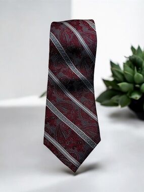 Pronto Uomo Platinum Red Paisley Tie
